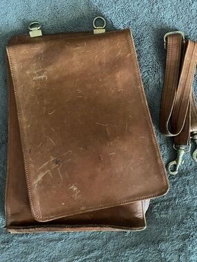 Vintage Unisex Brown Leather Satchel - Classic Leather Shoulder Bag